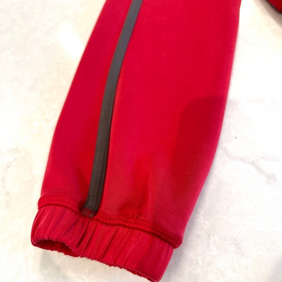 NUX Sleek Fabric Long Sleeve - Picture 2 of 5